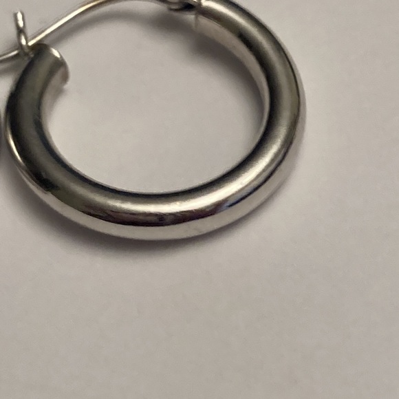 Small Simple Classic Silver Tone Hoop Earrings - Picture 6 of 13